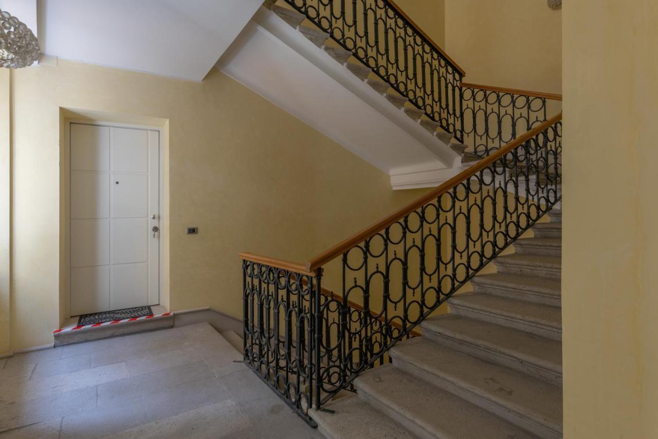Suite Saba, Stile E Parcheggio In Centro A Trieste Exterior foto